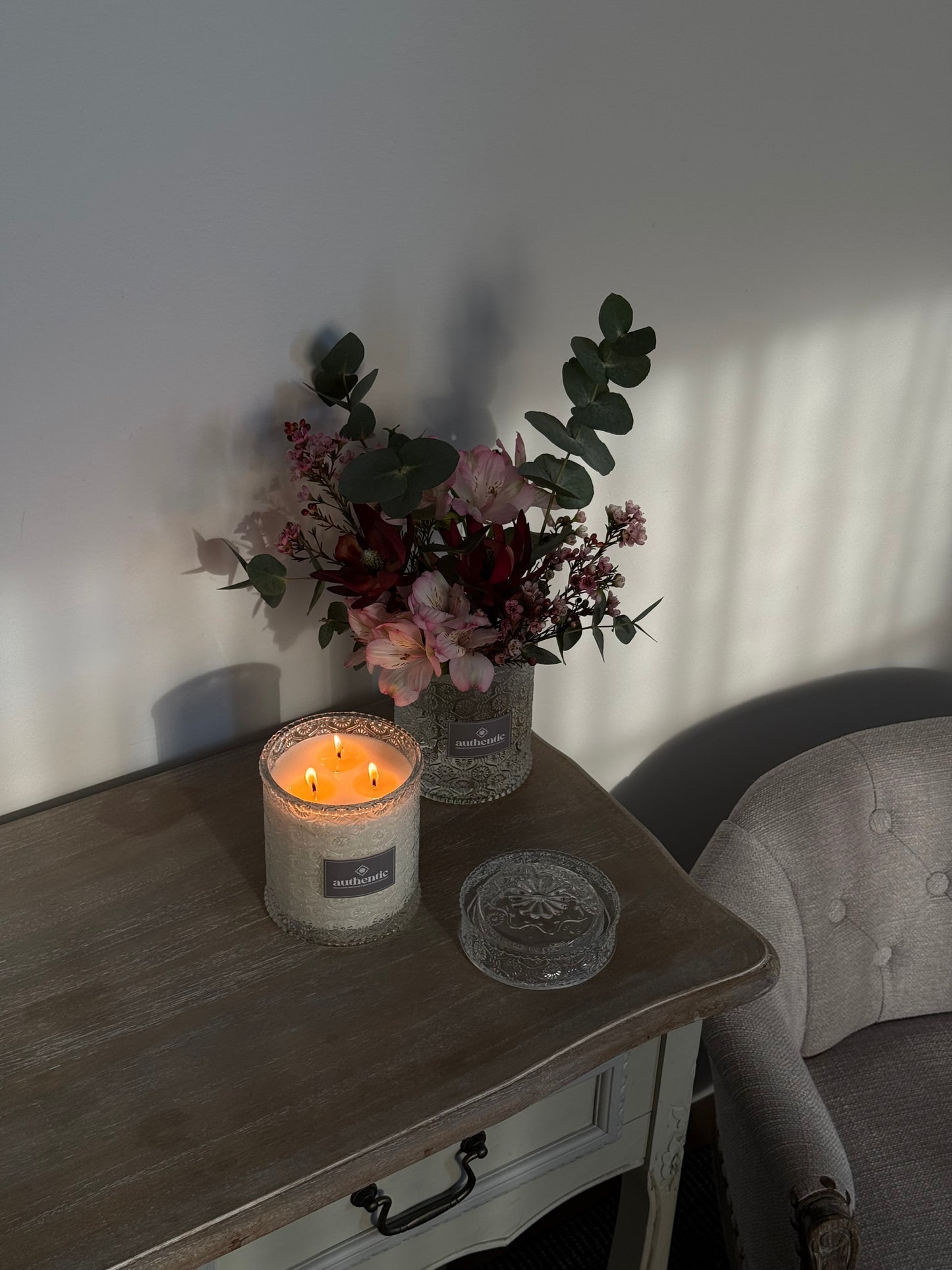 AUTHENTIC lielā svece ar ziedu ieliktni